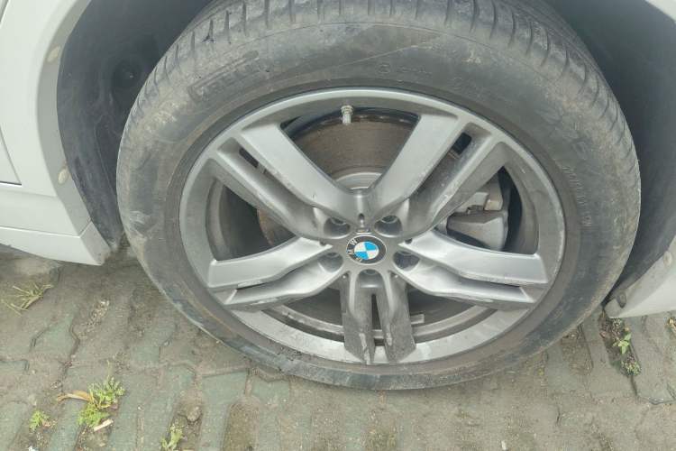 Used BMW X2 2021 Restyled sDrive25i M Sport Package Right Front Wheel Hub
