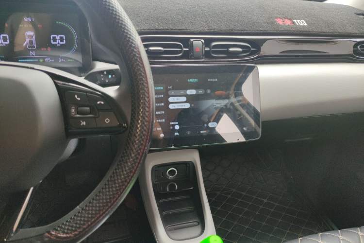 Used Leapmotor T03 2023 310 Lite Edition Audio And AC Panel