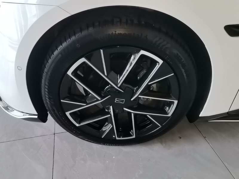 Used Avatr 06 2025 Max All-Electric Version — 22