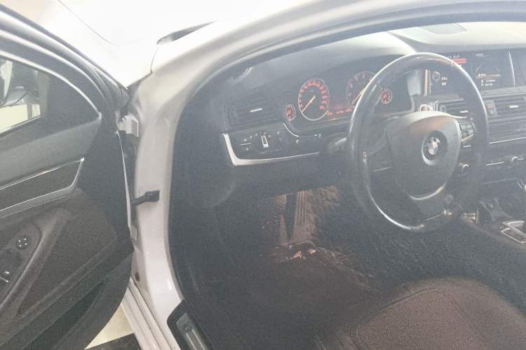 Used BMW 5 Series 2014 525Li Luxury Design Package