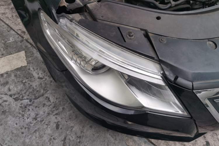 Used Volkswagen FAW-Volkswagen CC 2010 2.0 TSI Luxury Model Right Front Headlight