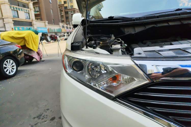 Used Nissan Quest 2015 3.5L SL
