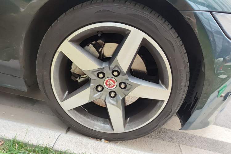 Used Jaguar XE 2015 2.0T 240 PS R-Sport