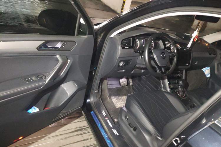 Used Volkswagen Tiguan L 2018 Facelift 330TSI Automatic Two-Wheel Drive Luxury Edition Driver Seat