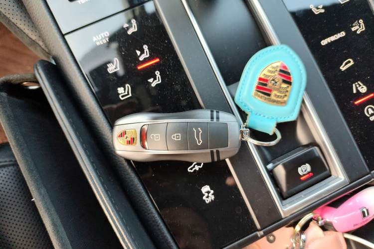 Used Porsche Macan 2022 Macan S 2.9T Vehicle Key