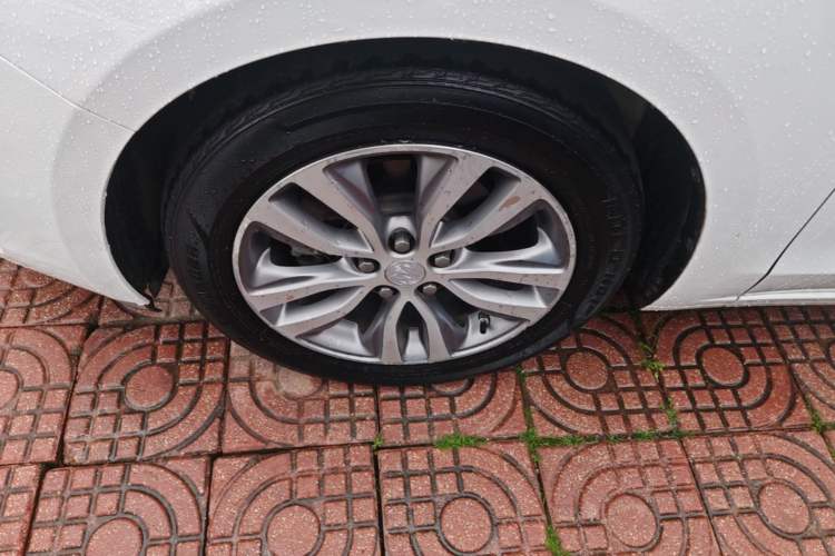 Used Buick GT 2019 18T Automatic Connected Elite Model China VI Standard Left Front Wheel Hub