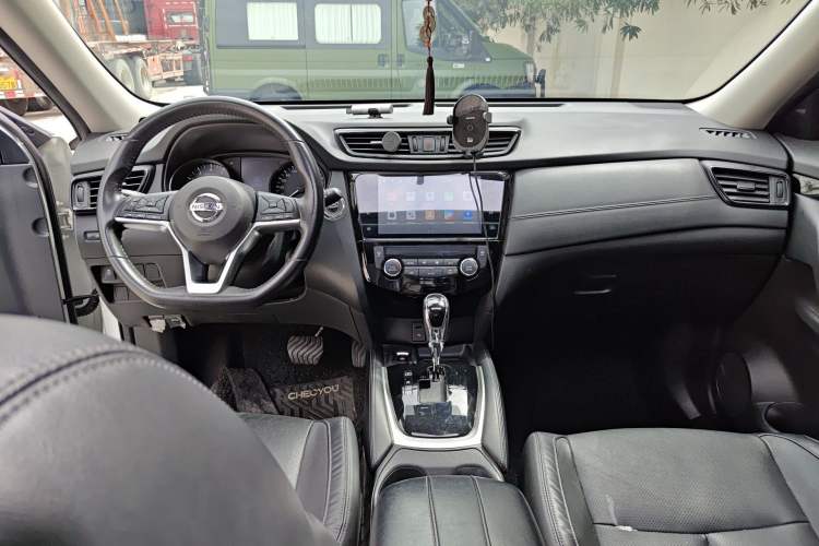 Used Nissan X-Trail 2021 2.0L CVT 2WD XL Premium Commemorative Edition Center Console