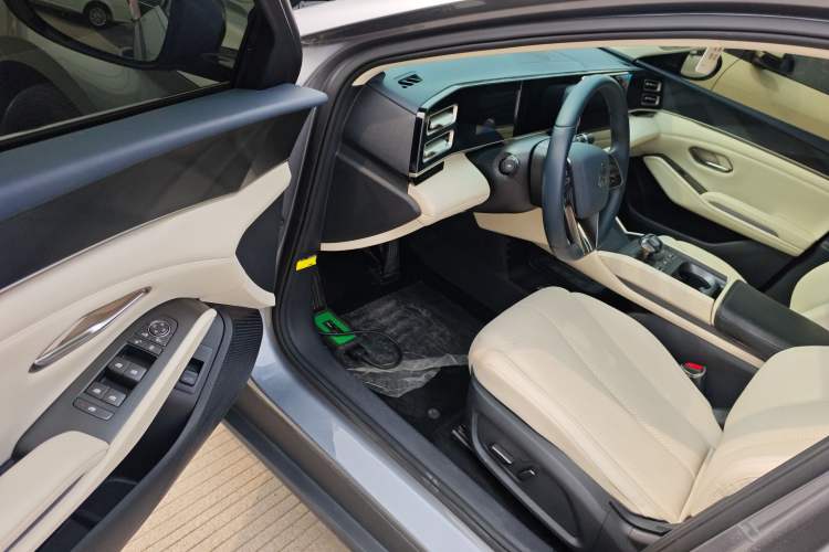 Used BYD Qin L 2024 DM-i 80KM Beyond Model Driver Seat