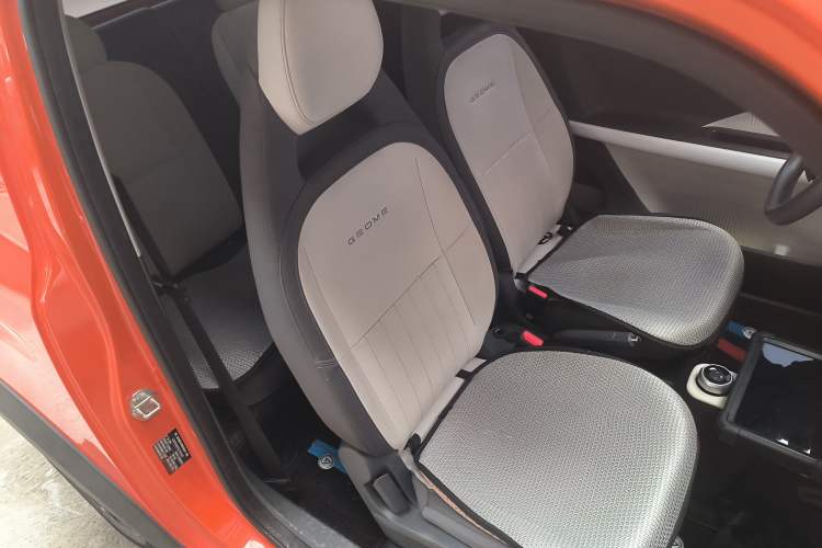 Used Geely Galaxy Panda 2025 210km Panda Rider Right Front Seat