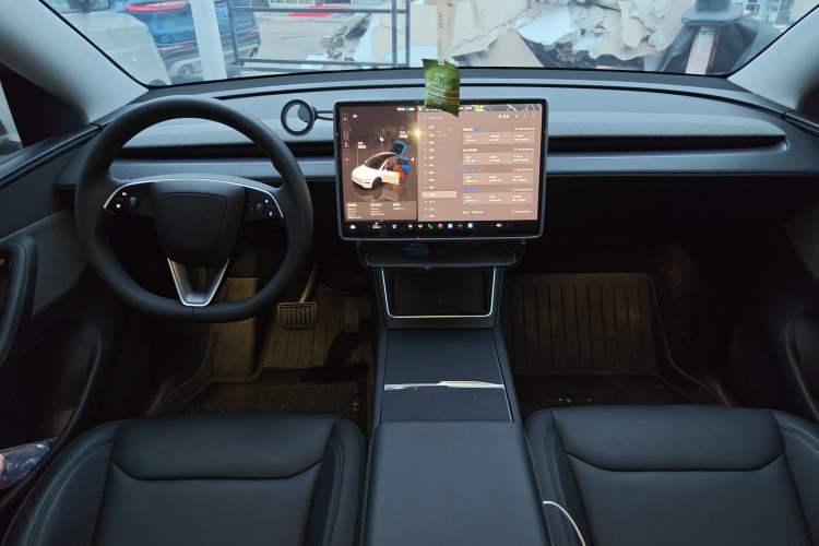 Used Tesla Model Y 2025 Rear-Wheel-Drive Version
