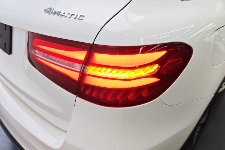 Used Mercedes-Benz GLC 2016 GLC 300 4MATIC Dynamic Model
