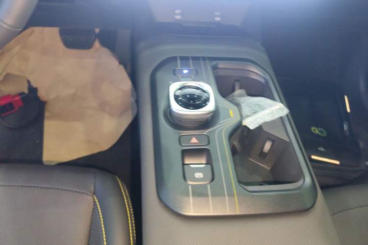 Used Toyota bZ5 2025 Model 550 PRO Smart Driving Edition Gear Lever