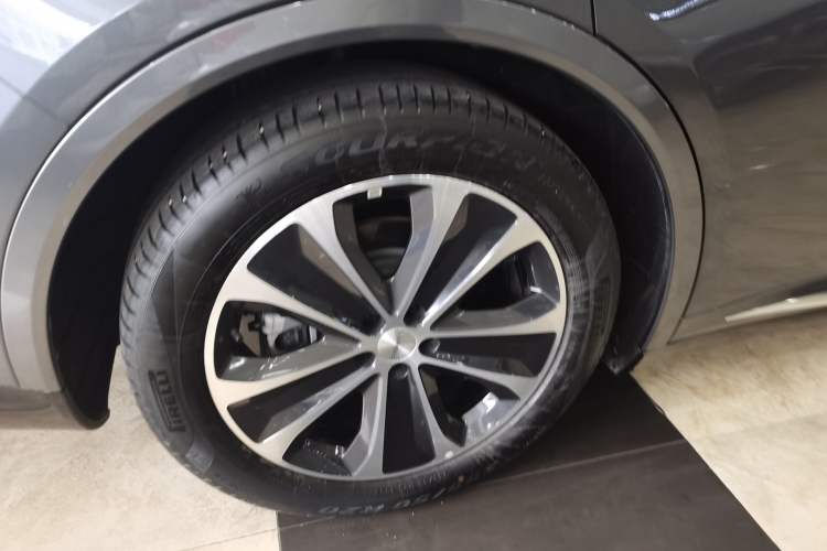 Used Hima Luxeed R7 2025 Range-Extended Version 251 km Max
