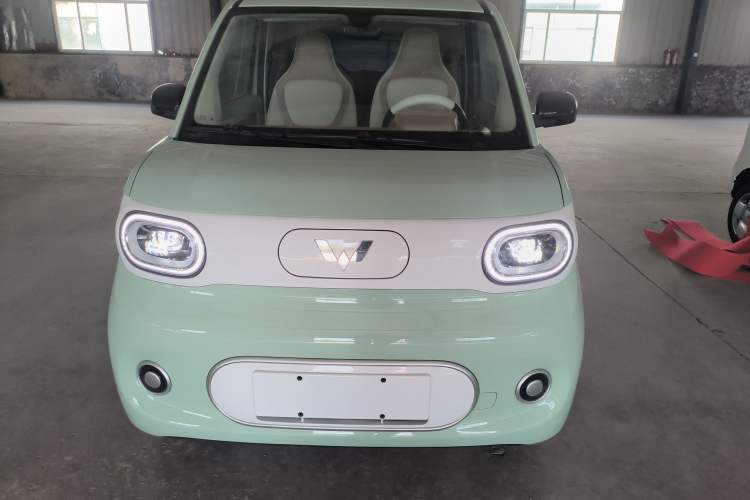 Used Wuling Hongguang MINIEV 2024 3rd Generation 215km Youth Edition Front