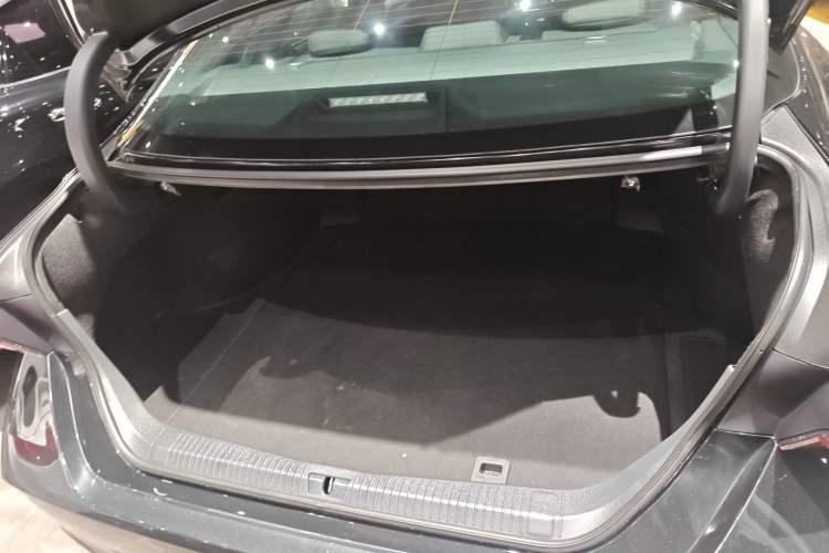 Used Toyota Avalon 2024 Dual-Motor 2.0L Luxury Edition