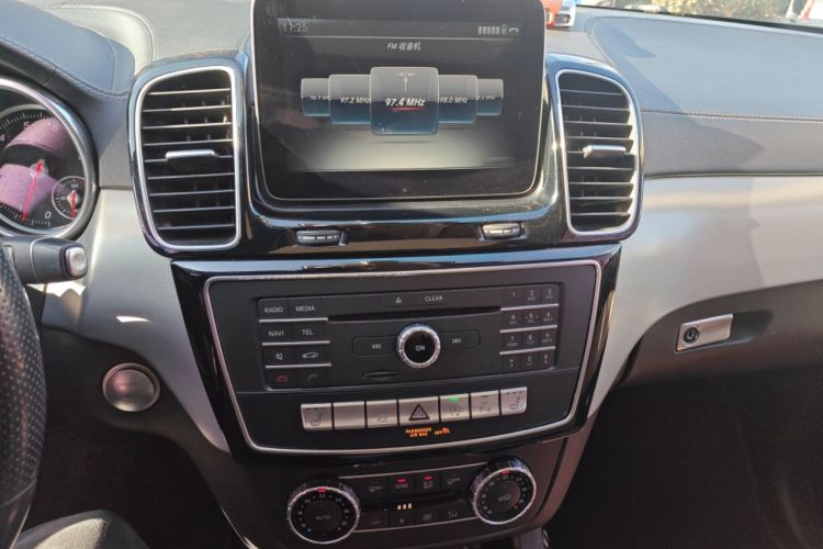 Used Mercedes-Benz GLE Coupe 2017 GLE 320 4MATIC Coupe SUV Audio And AC Panel