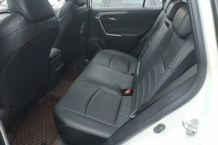 Used Toyota Wildlander 2022 2.0L CVT Four-Wheel Drive Luxury Edition Left Rear Seat