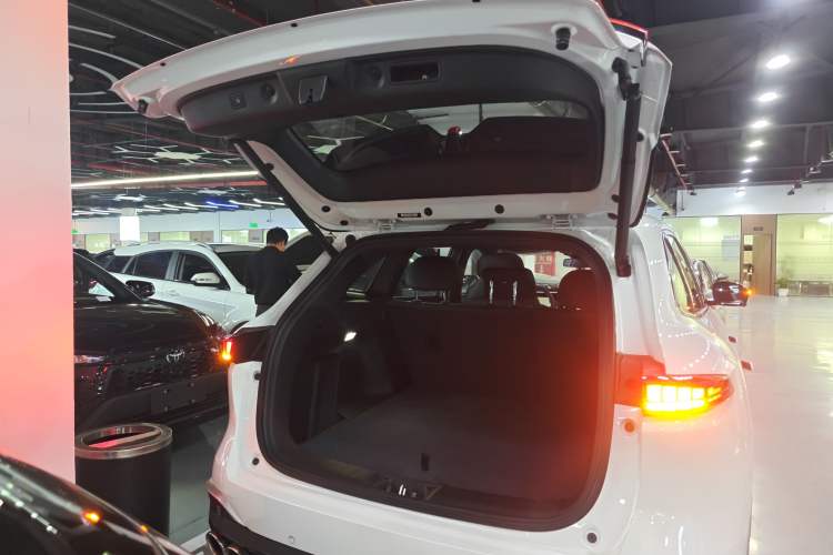 Used CHANGAN CS75 PLUS 2025 4th Generation UItra 2.0T New Blue Whale – Smart & Powerful Version