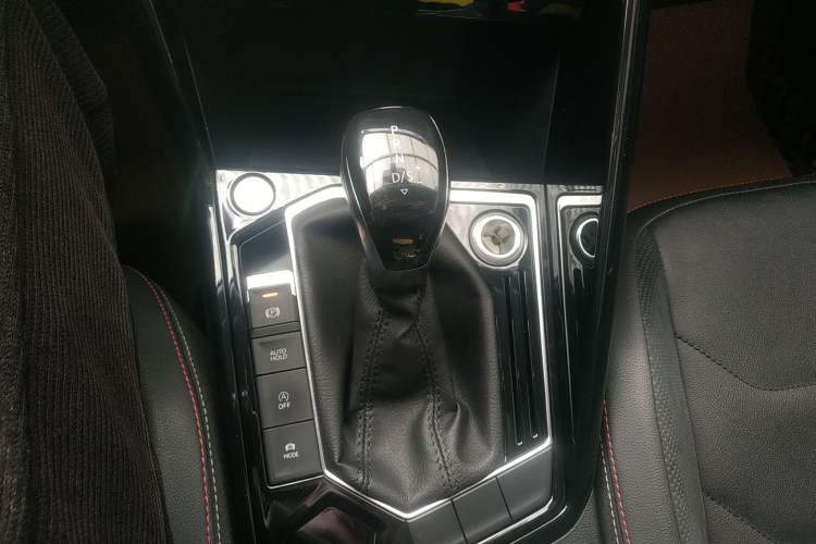 Used Volkswagen Tayron 2019 330TSI Two-Wheel Drive Luxury Model China VI Standard Gear Lever