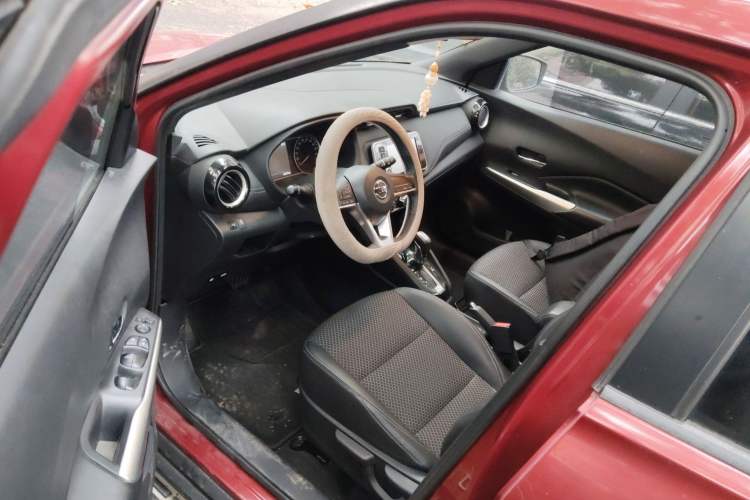 Used Nissan Kicks 2017 1.5L CVT Smart Drive Edition Driver Seat