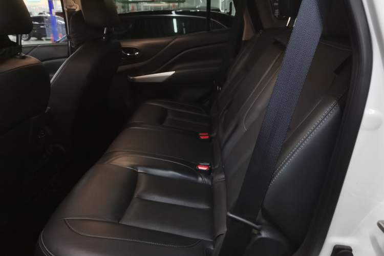 Used Nissan Terra 2020 2.5L XL Upper Automatic Two-Wheel Drive Luxury Edition
