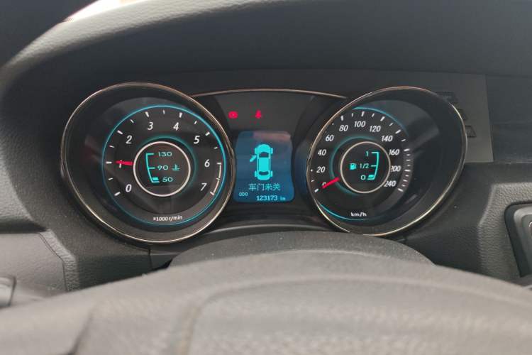 Used BAIC Senova D50 2014 1.5L manual standard version
