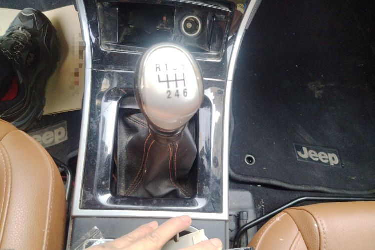 Used Haval H2 2017 Red-Label 1.5T Manual Two-Wheel Drive Luxury Model