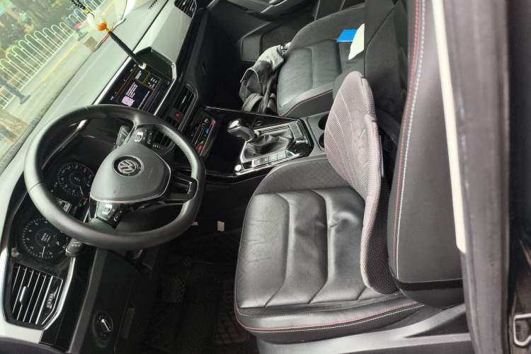 Used Volkswagen Tayron 2020 330TSI Two-Wheel Drive Luxury Smart Connectivity Version Left Front Seat