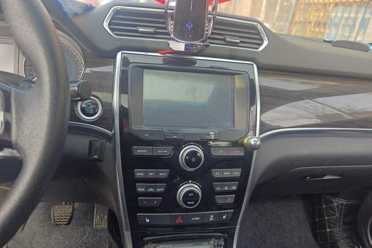 Used Haval H2 2016 Red-Label 1.5T Manual Two-Wheel Drive Luxury Model