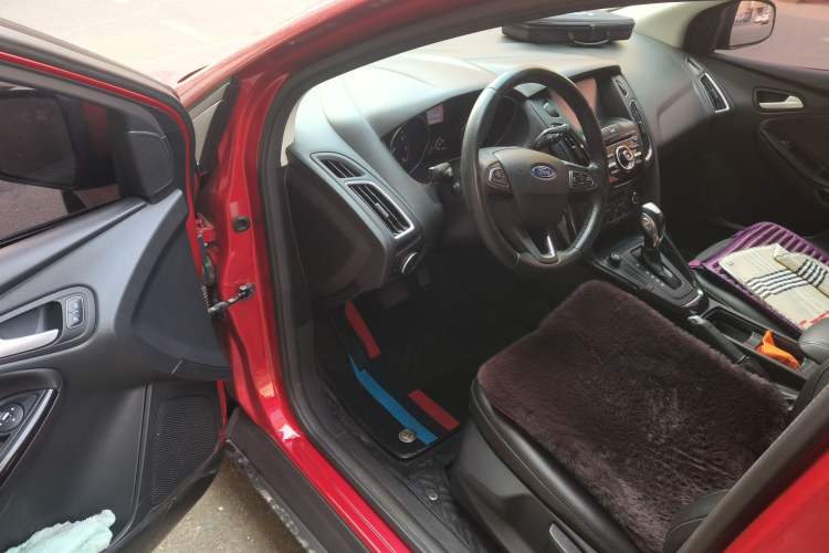 Used Ford Focus 2015 Hatchback 1.6L Automatic Fashion Edition