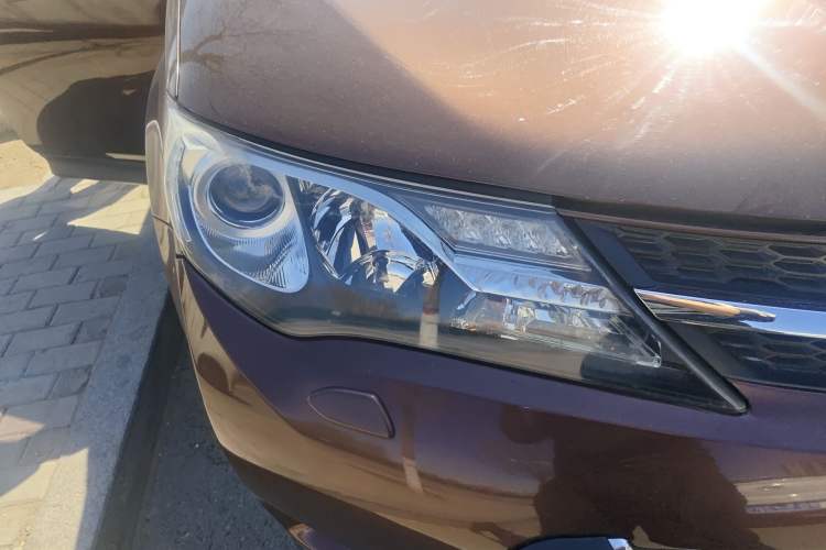 Used Toyota RAV4 2013 2.5L Automatic 4x4 Luxury Edition Right Front Headlight