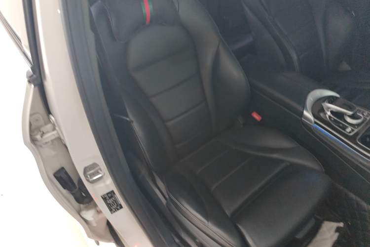 Used Mercedes-Benz GLC 2019 GLC 260 4MATIC Luxury Model Right Front Seat