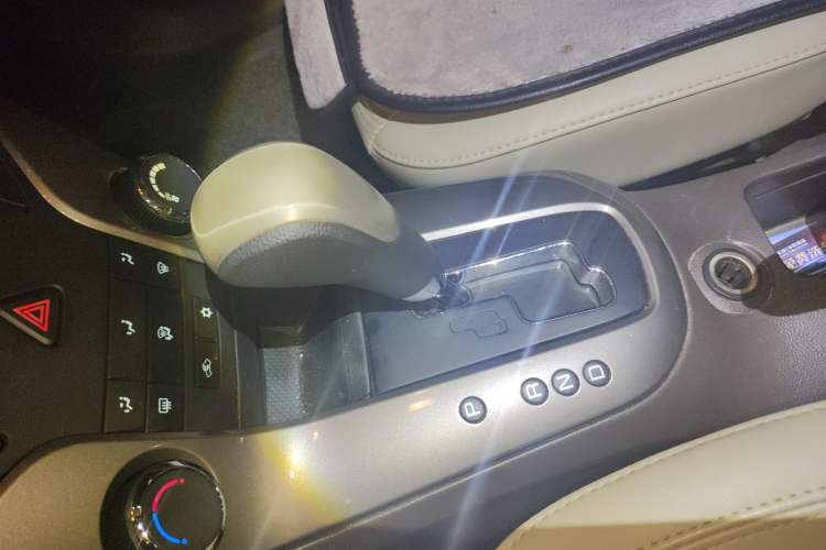 Used Chevrolet Cruze 2015 1.5L Classic SE AT Gear Lever