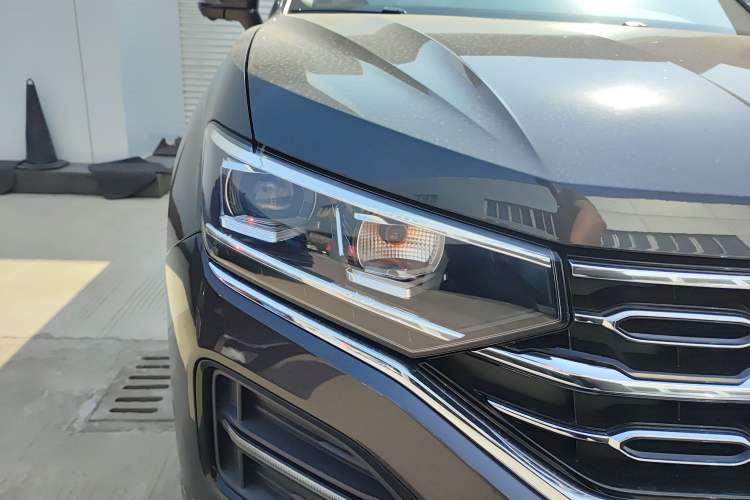 Used Volkswagen Tayron 2020 330TSI Two-Wheel Drive Luxury Smart Connectivity Version Right Front Headlight