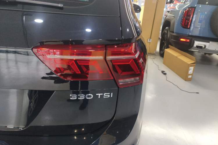 Used Volkswagen Tiguan L 2023 Restyled 330TSI Automatic Two-Wheel Drive R-Line Enhanced Comfort Version