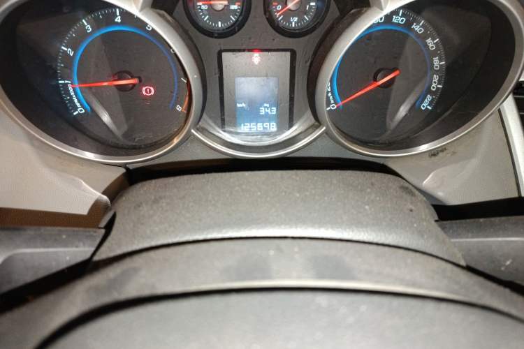 Used Chevrolet Cruze 2013 1.6L SL Sunroof Edition MT
