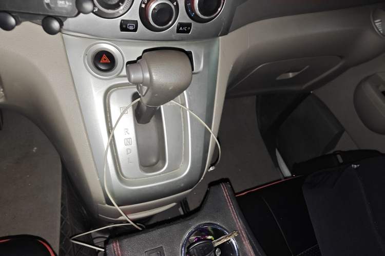 Used Nissan NV200 2014 1.6L CVT Zunya Model China IV Standard