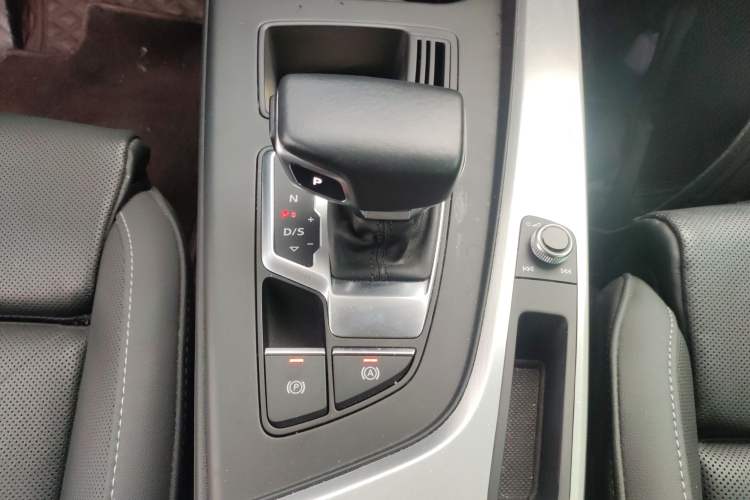 Used Audi A4L 2020 40 TFSI Fashion Dynamic Model
