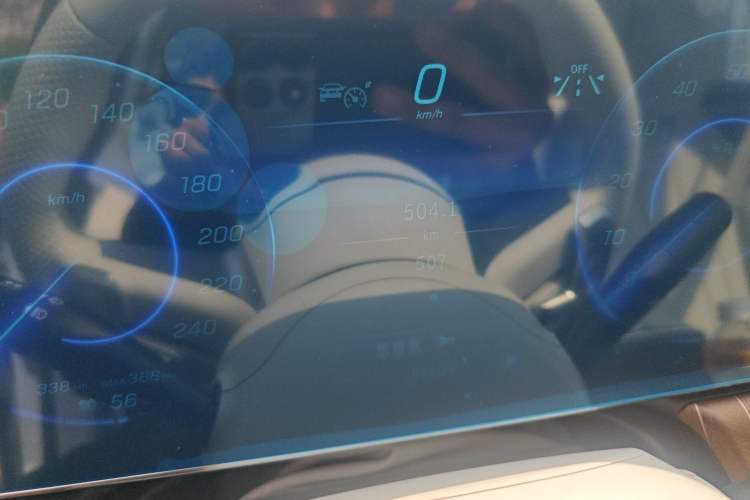 Used Mercedes-Benz EQE 2025 500 4MATIC Pioneer Edition Odometer Close Up