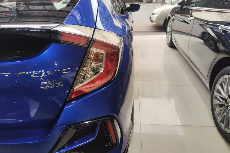 Used Honda Civic 2021 HATCHBACK 220TURBO CVT New Trendsetter
