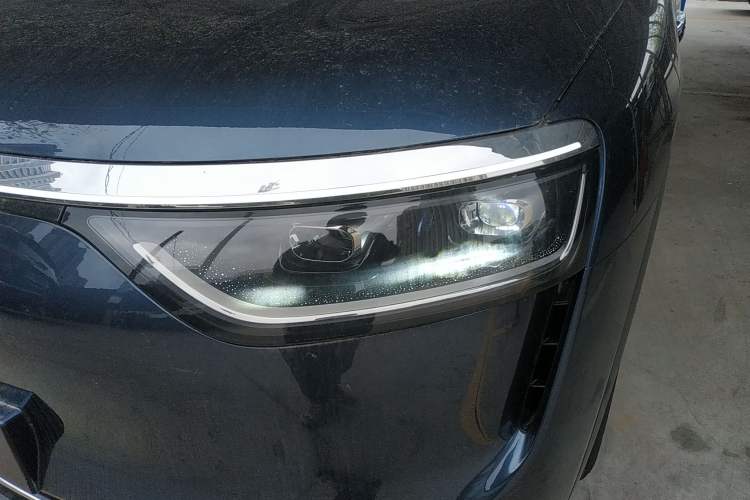 Used Hima AITO M8 2025 Extended-Range Ultra Version 53.4 kWh 6-Seater Edition
