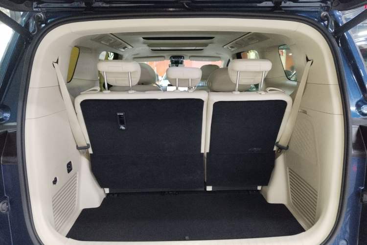 Used VOYAH Dream 2025 PHEV Four-Wheel-Drive Flagship Kunpeng Edition
