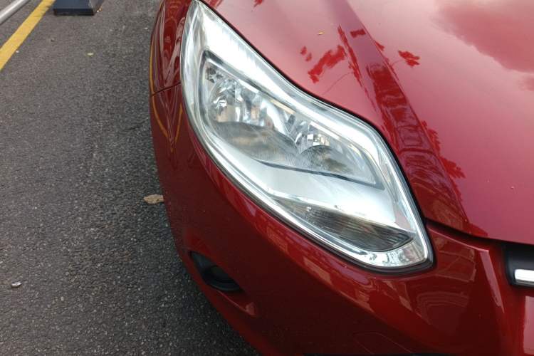 Used Ford Focus 2012 Hatchback 1.6L Automatic Comfort Model Right Front Headlight