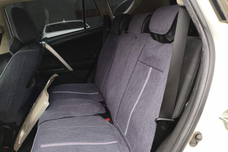 Used Toyota RAV4 2018 2.0L CVT Two-Wheel Drive Fashion X Edition