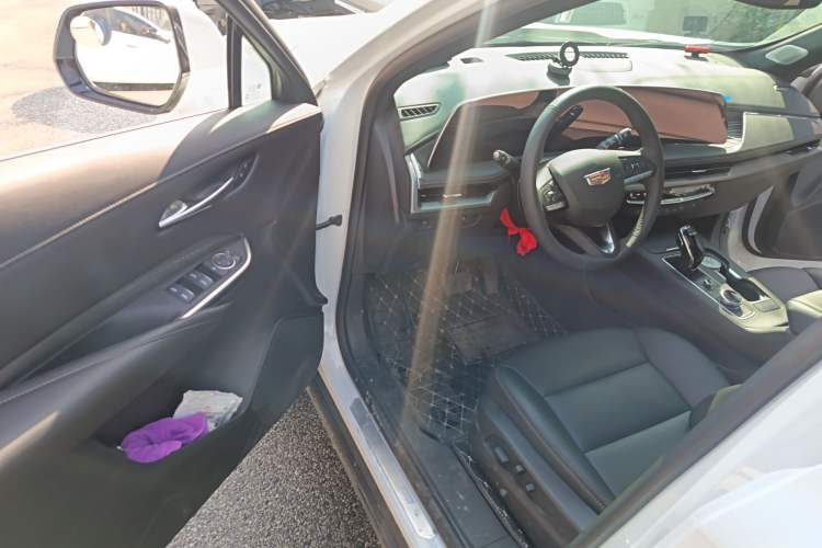 Used Cadillac XT4 2024 28T Two-Wheel-Drive Luxury Version