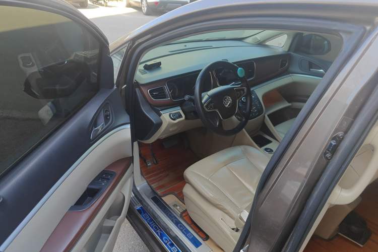 Used Buick GL8 2014 3.0L GT Luxury Business Haoya Edition