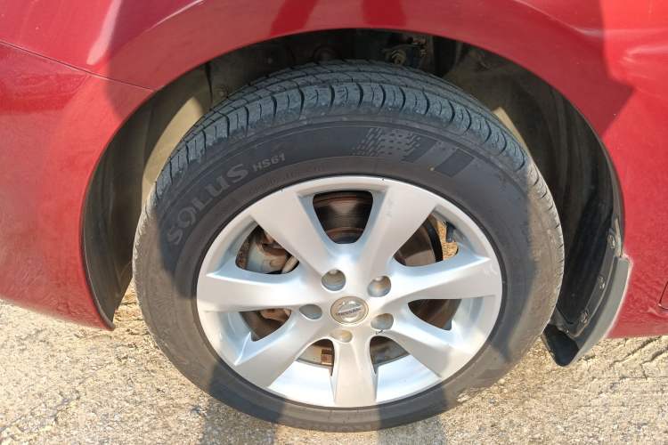 Used Nissan Tiida 2014 1.6L CVT Comfort Model Left Front Wheel Hub