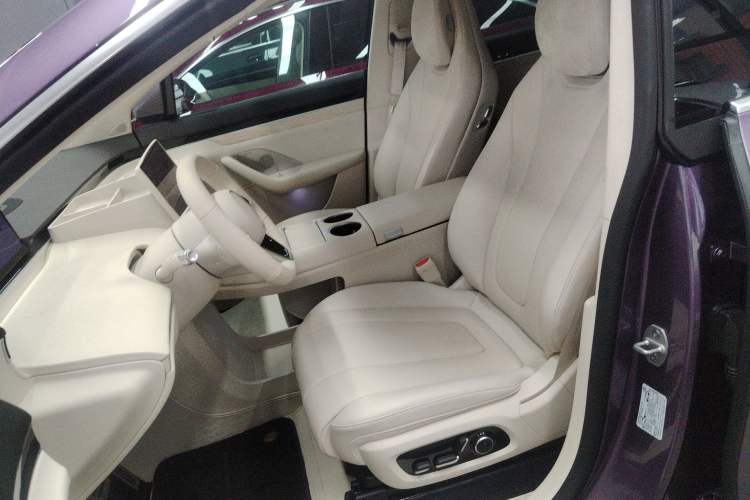 Used Hima Luxeed R7 2024 All-Electric 802 km Max Left Front Seat