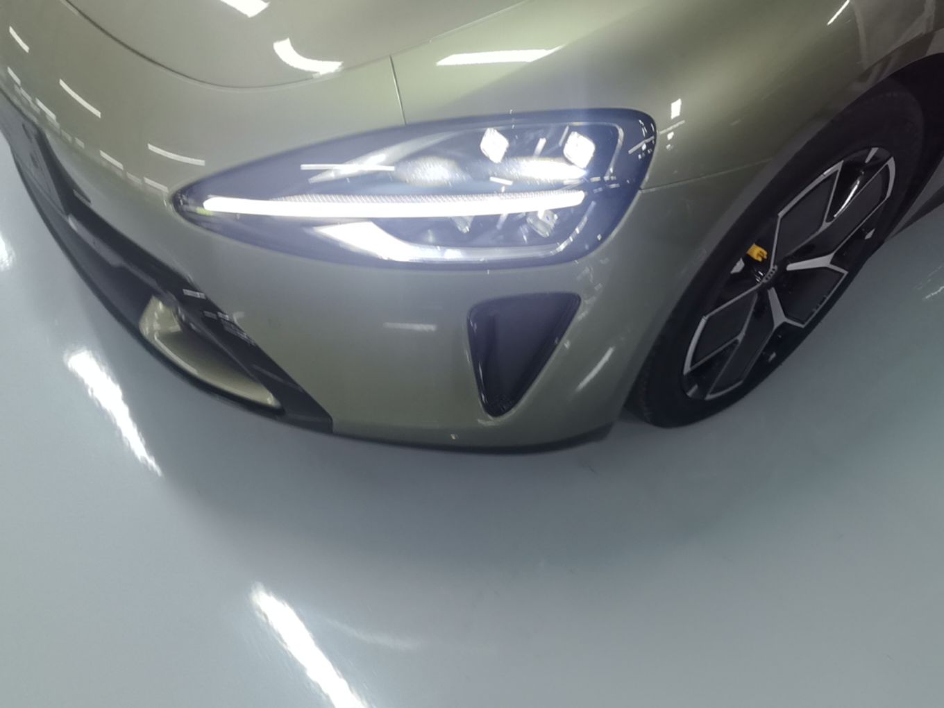 Xiaomi Auto SU7 2024 Rear-Drive Ultra-Long Range Advanced Pro-Level Intelligent Driving Version — снимка 8