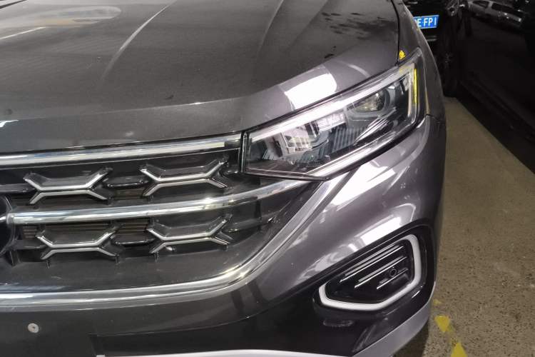 Used Volkswagen Tayron 2023 280TSI Two-Wheel-Drive Luxury Plus Advanced Version Left Front Headlight